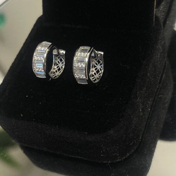 Baguette Cut Moissanite Huggie Hoop Earrings, 14k Gold Mini  Gorgeous Moissanite Baguette & Round Huggie Hoop Earrings Filigree